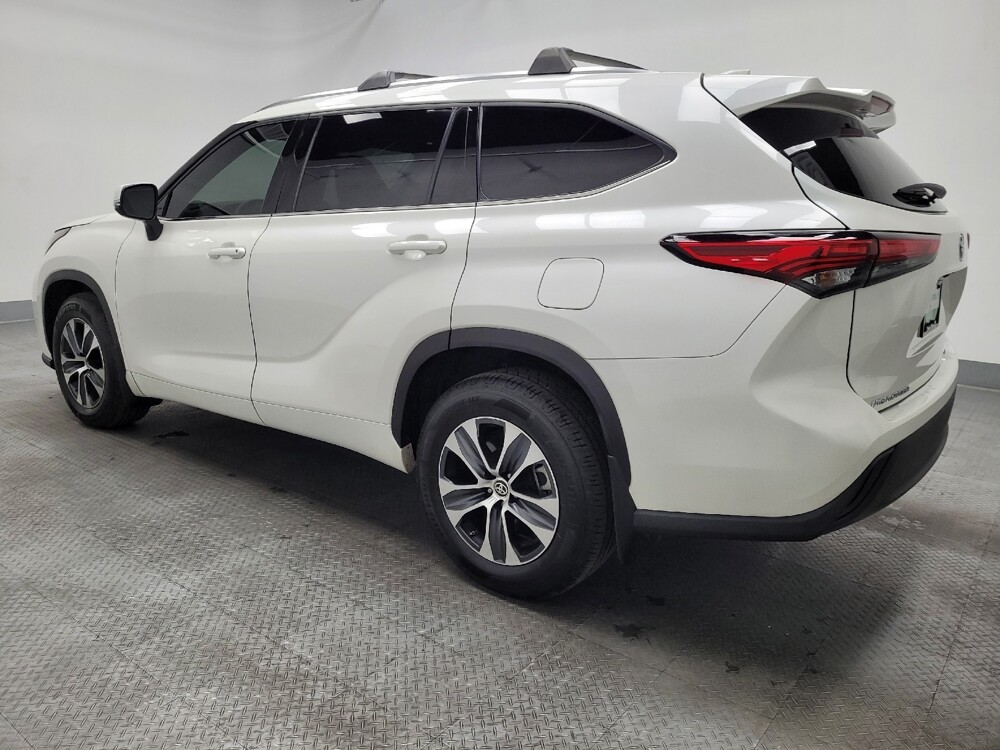 2020 Toyota Highlander in Las Vegas, NV 89102 - 18106426 3