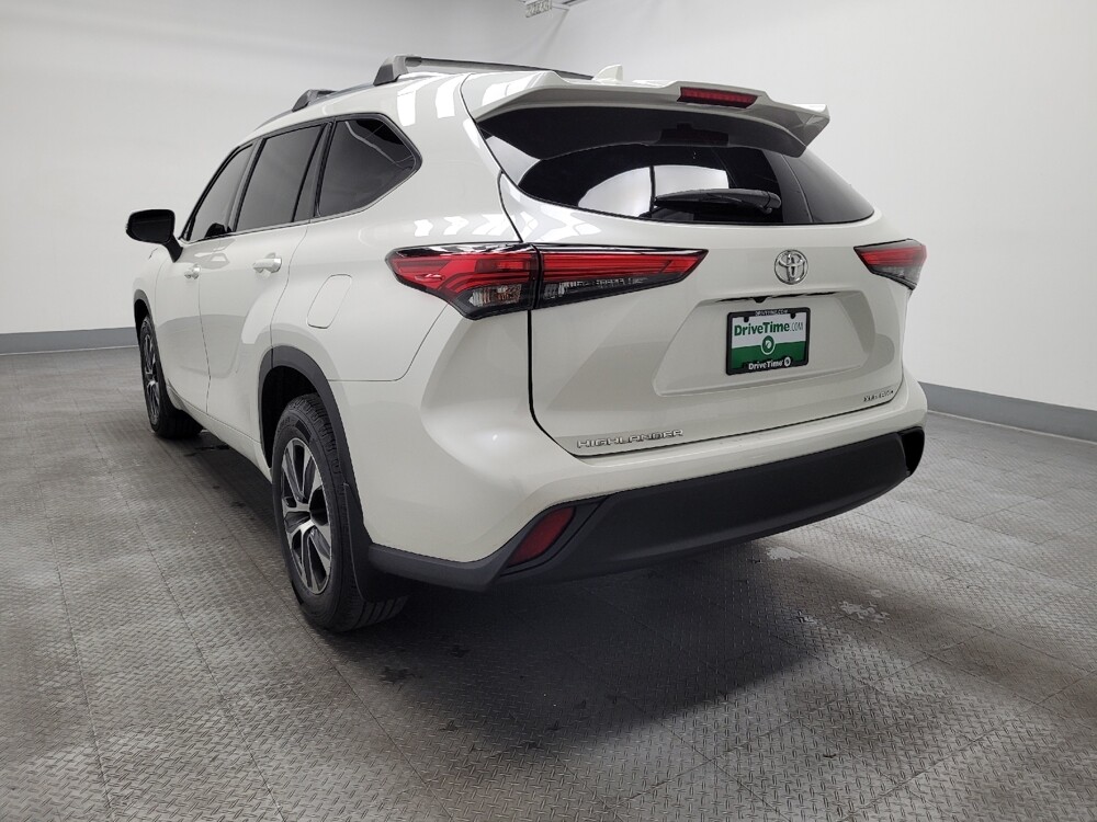 2020 Toyota Highlander in Las Vegas, NV 89102 - 18106426 5