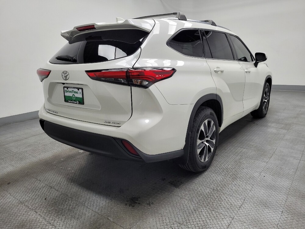 2020 Toyota Highlander in Las Vegas, NV 89102 - 18106426 9