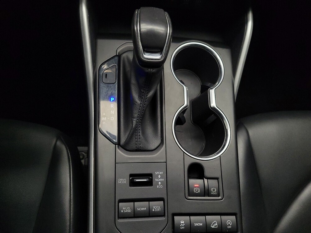 2020 Toyota Highlander in Las Vegas, NV 89102 - 18106426 26