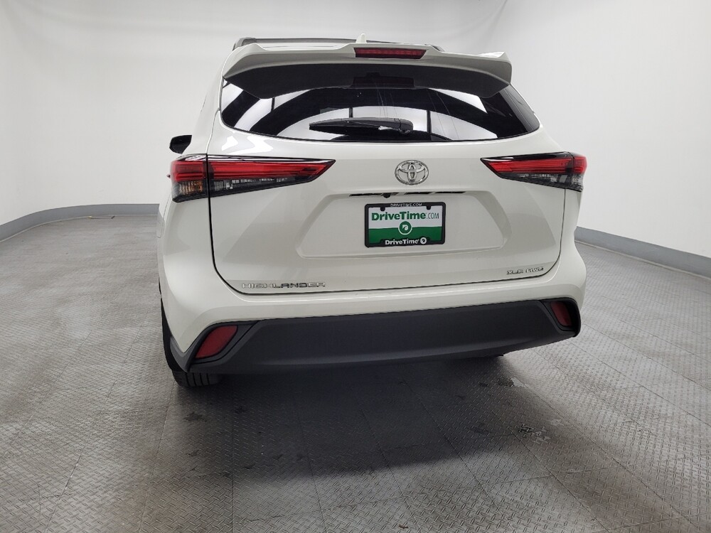 2020 Toyota Highlander in Las Vegas, NV 89102 - 18106426 6