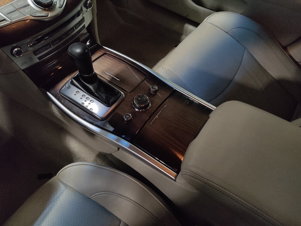 2015 INFINITI Q70 in Ocala, FL 34471 - 18106445 26