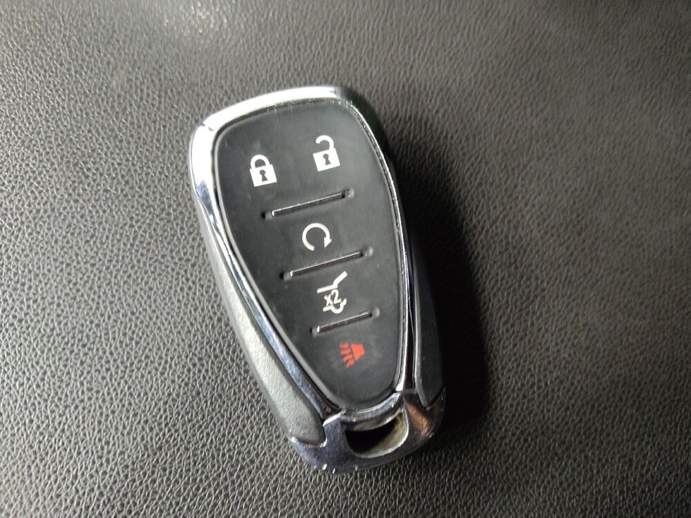 2018 Chevrolet Equinox in Winston-Salem, NC 27103 - 18106465 32