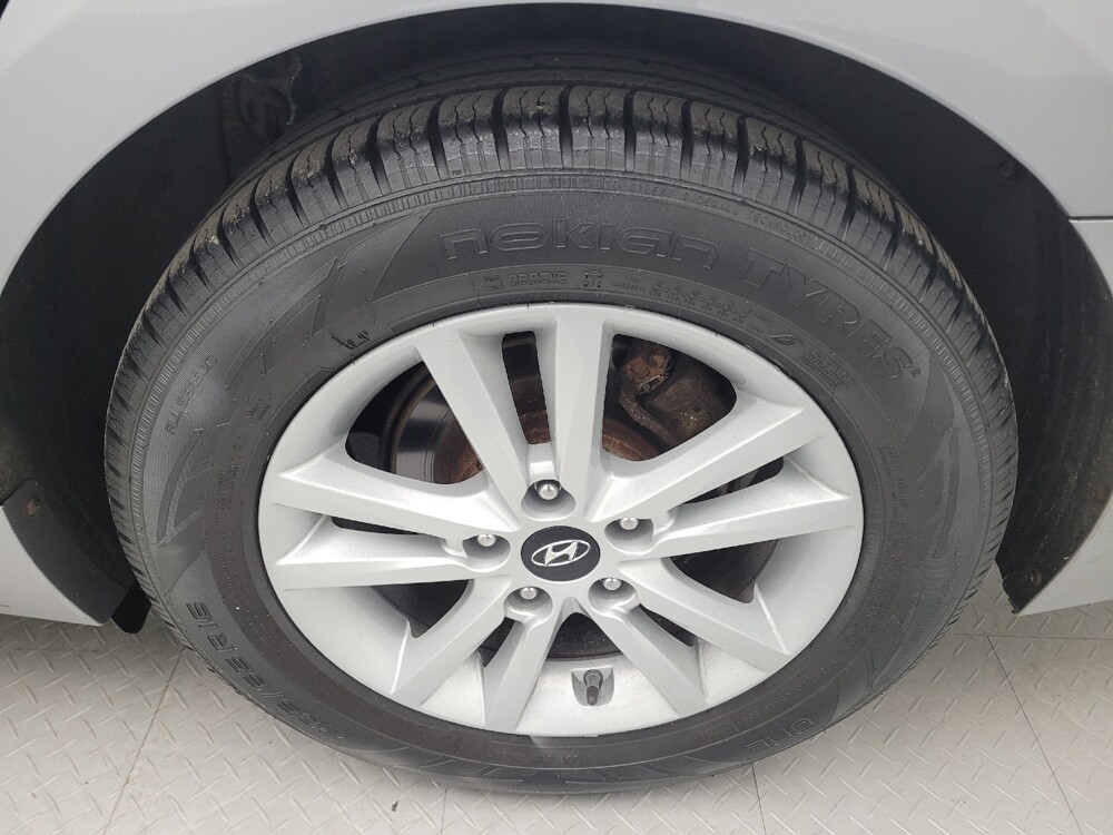 2015 Hyundai Sonata in Louisville, KY 40258 - 18106488 31