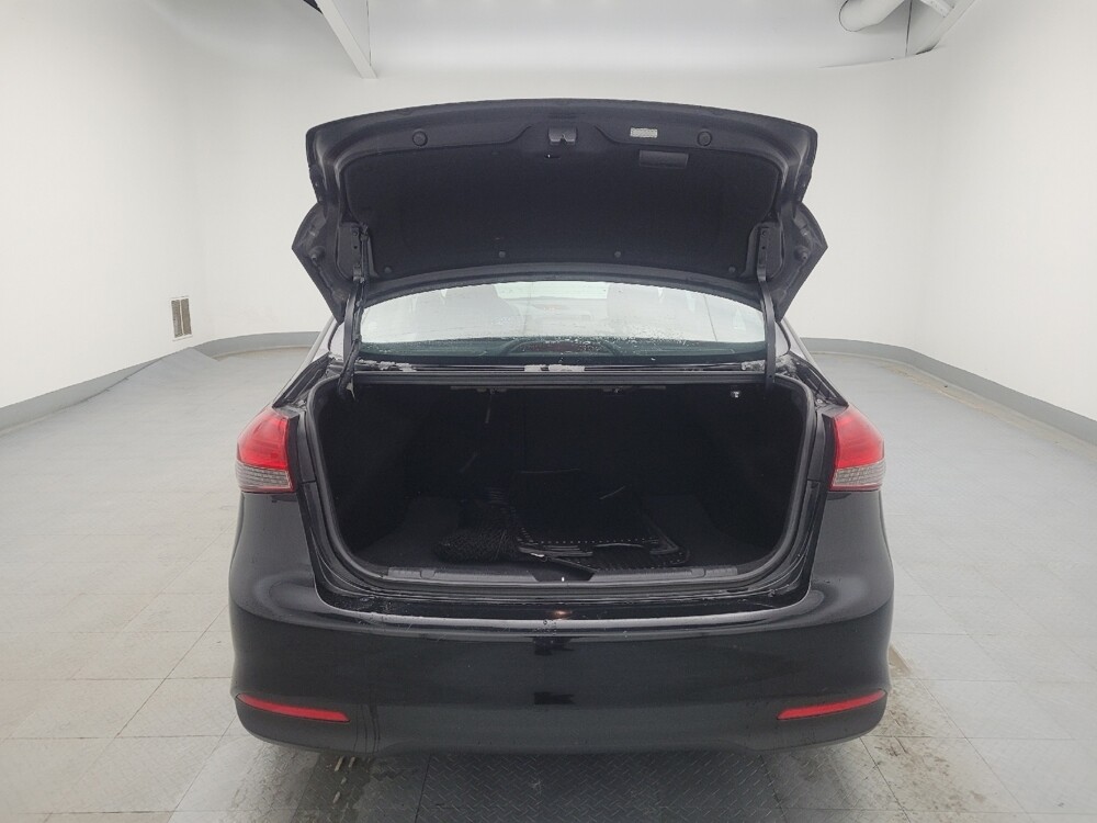2017 Kia Forte in Louisville, KY 40258 - 18106489 29