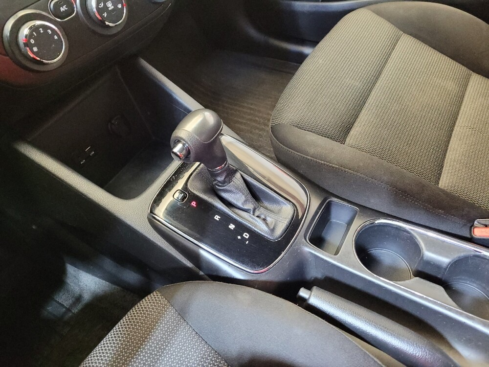 2017 Kia Forte in Louisville, KY 40258 - 18106489 26