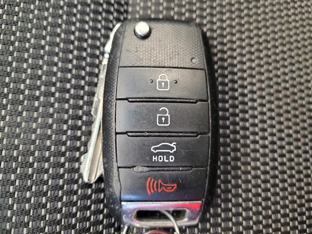 2017 Kia Forte in Louisville, KY 40258 - 18106489 32