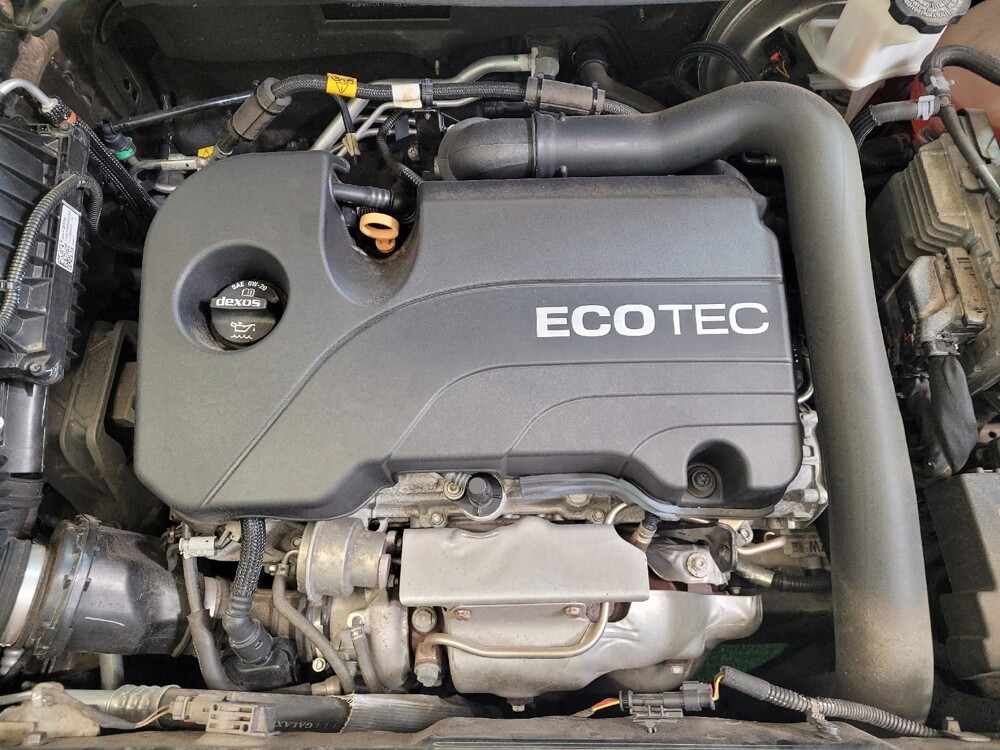 2019 Chevrolet Equinox in Louisville, KY 40258 - 18106492 30