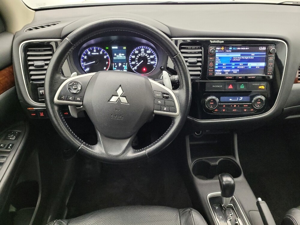 2015 Mitsubishi Outlander in Louisville, KY 40258 - 18106496 22