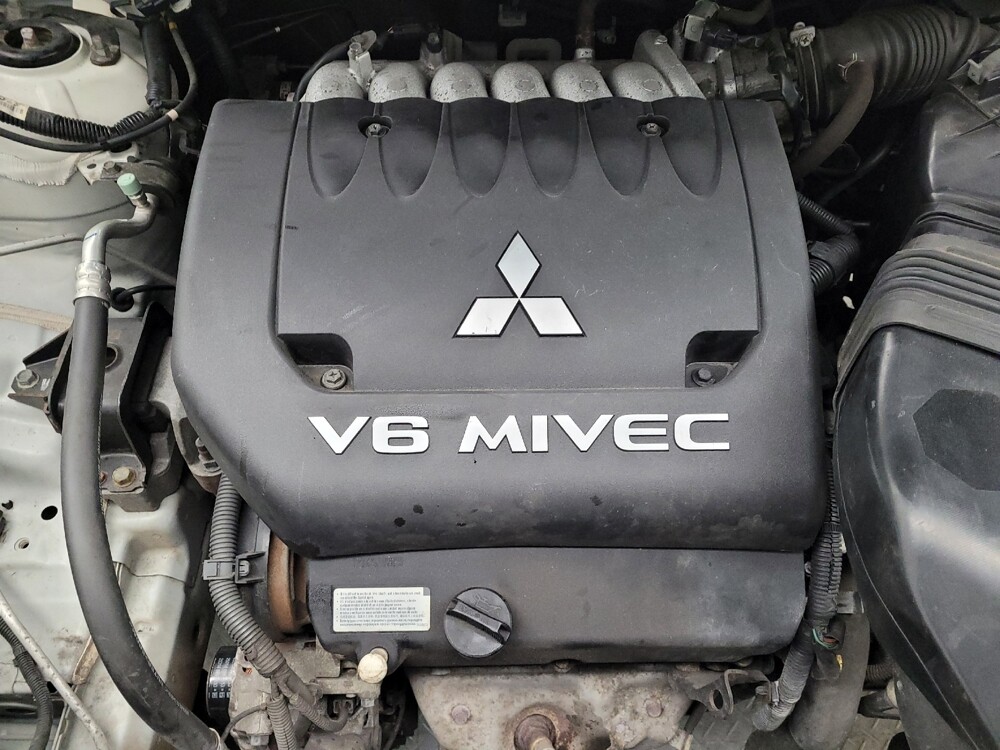 2015 Mitsubishi Outlander in Louisville, KY 40258 - 18106496 30