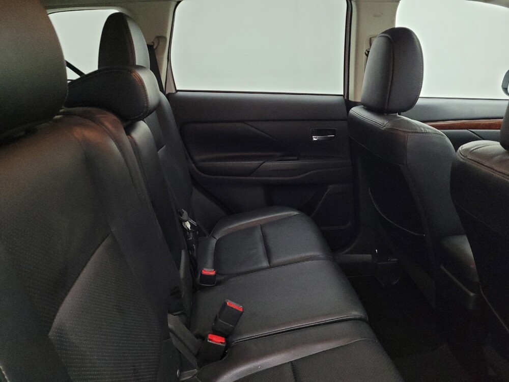 2015 Mitsubishi Outlander in Louisville, KY 40258 - 18106496 19