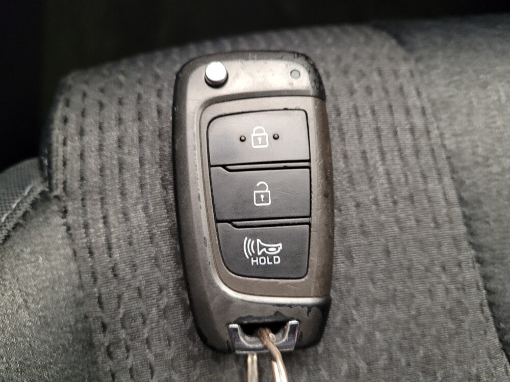 2023 Hyundai Santa Fe in Louisville, KY 40258 - 18106500 32