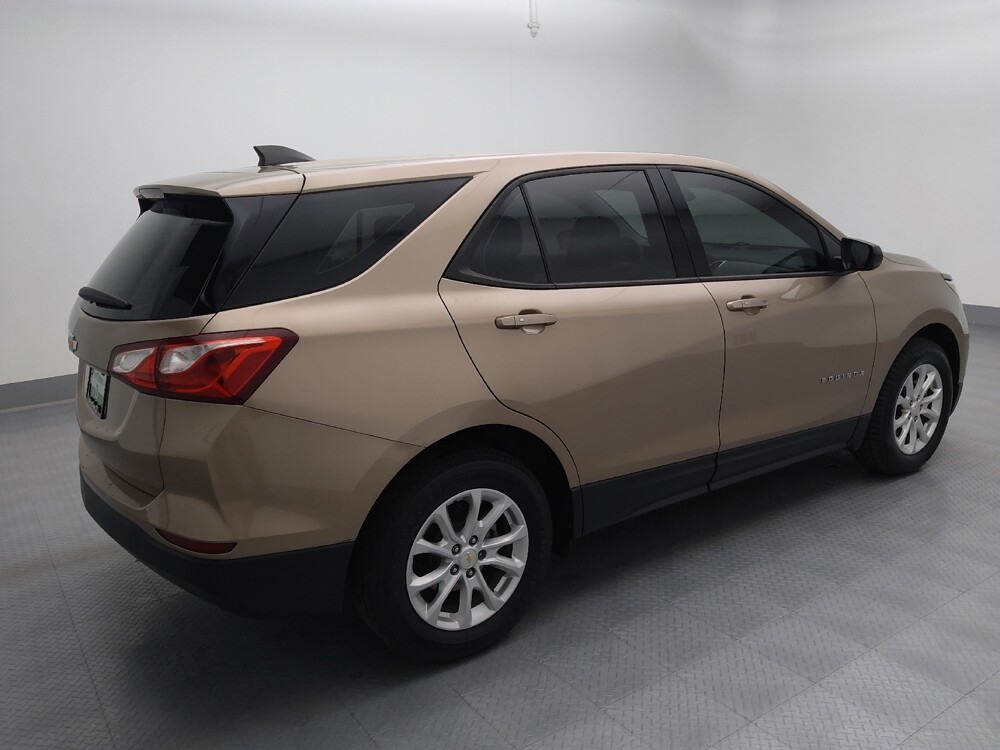 2019 Chevrolet Equinox in Wichita, KS 67207 - 18106519 10