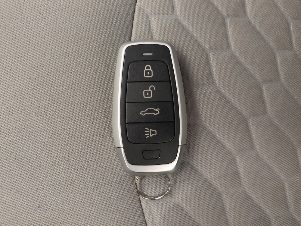 2019 Chevrolet Equinox in Wichita, KS 67207 - 18106519 32