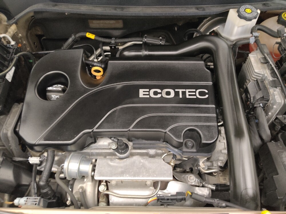 2019 Chevrolet Equinox in Wichita, KS 67207 - 18106519 30