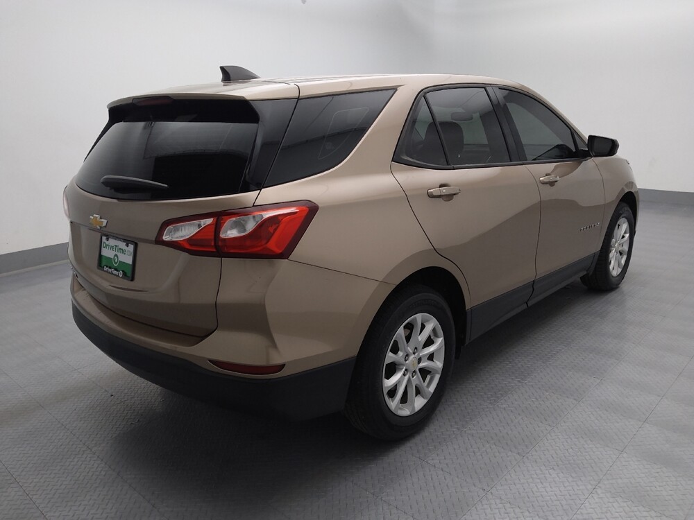 2019 Chevrolet Equinox in Wichita, KS 67207 - 18106519 9