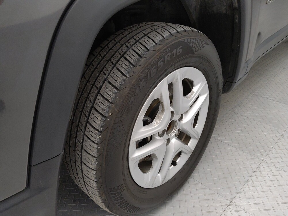 2017 Jeep Compass in St. Louis, MO 63136 - 18106522 31