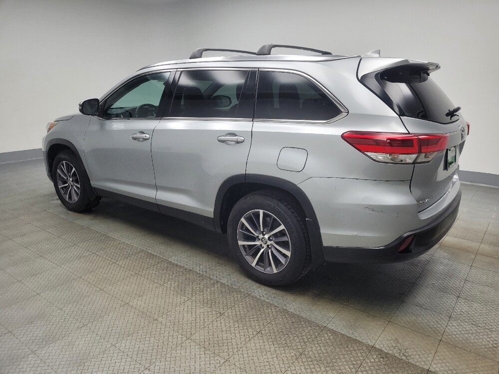 2019 Toyota Highlander in Highland, IN 46322 - 18106533 3