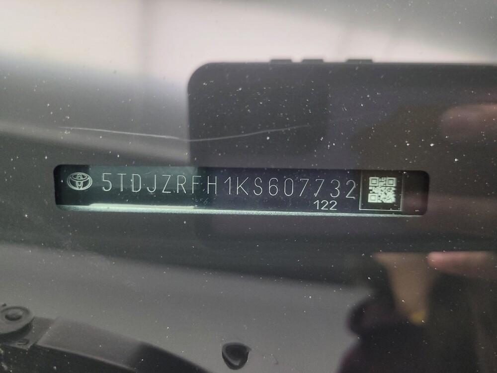 2019 Toyota Highlander in Highland, IN 46322 - 18106533 33