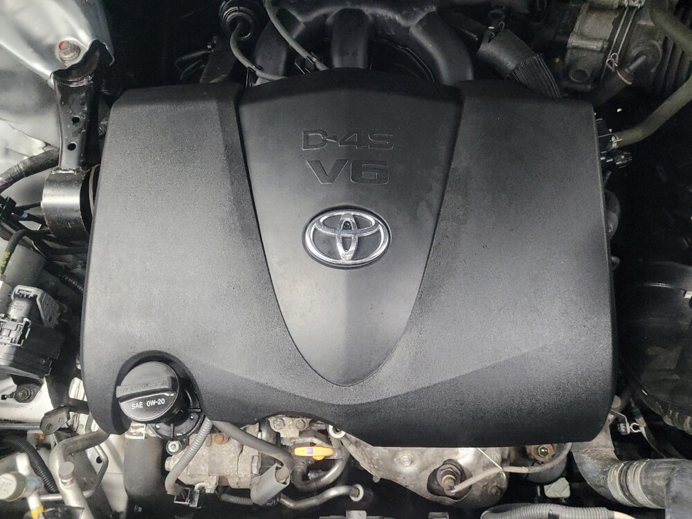 2019 Toyota Highlander in Highland, IN 46322 - 18106533 30