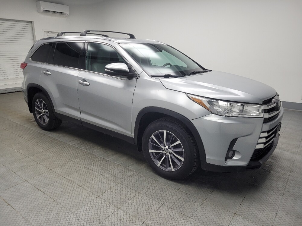 2019 Toyota Highlander in Highland, IN 46322 - 18106533 11