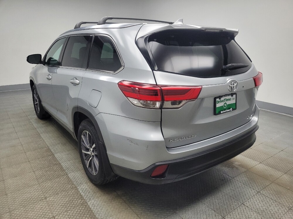 2019 Toyota Highlander in Highland, IN 46322 - 18106533 5