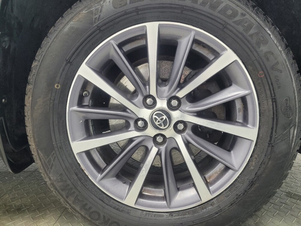 2019 Toyota Highlander in Highland, IN 46322 - 18106533 31