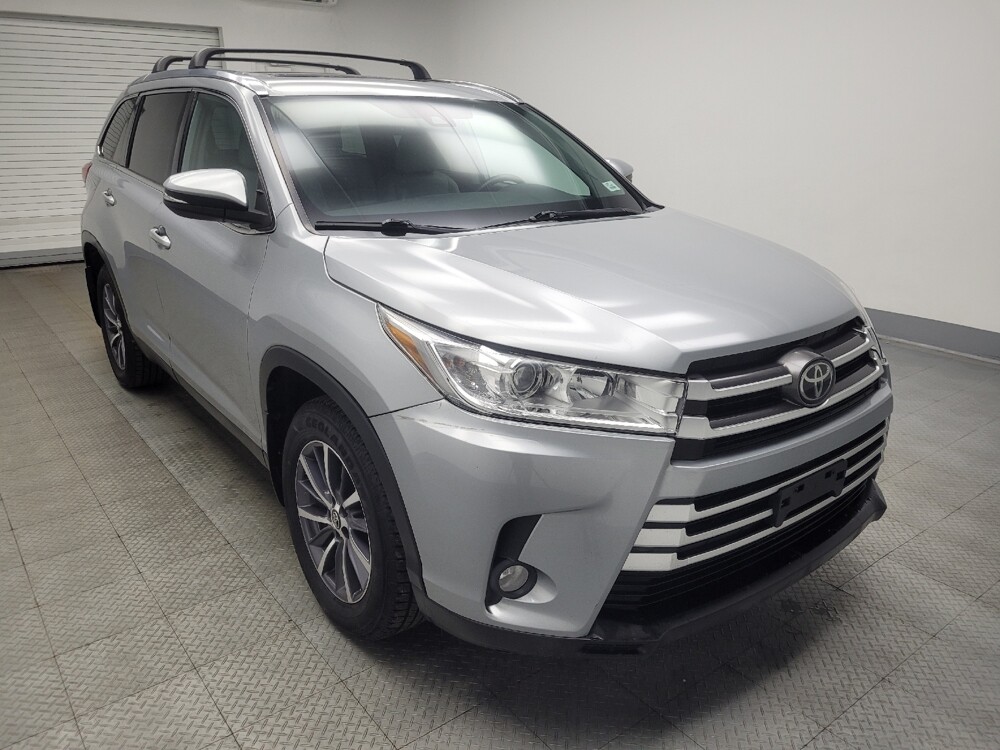 2019 Toyota Highlander in Highland, IN 46322 - 18106533 13