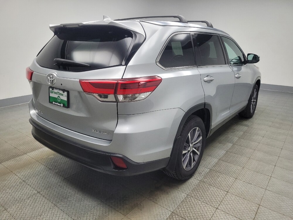2019 Toyota Highlander in Highland, IN 46322 - 18106533 9