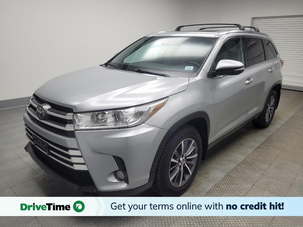2019 Toyota Highlander in Highland, IN 46322 - 18106533