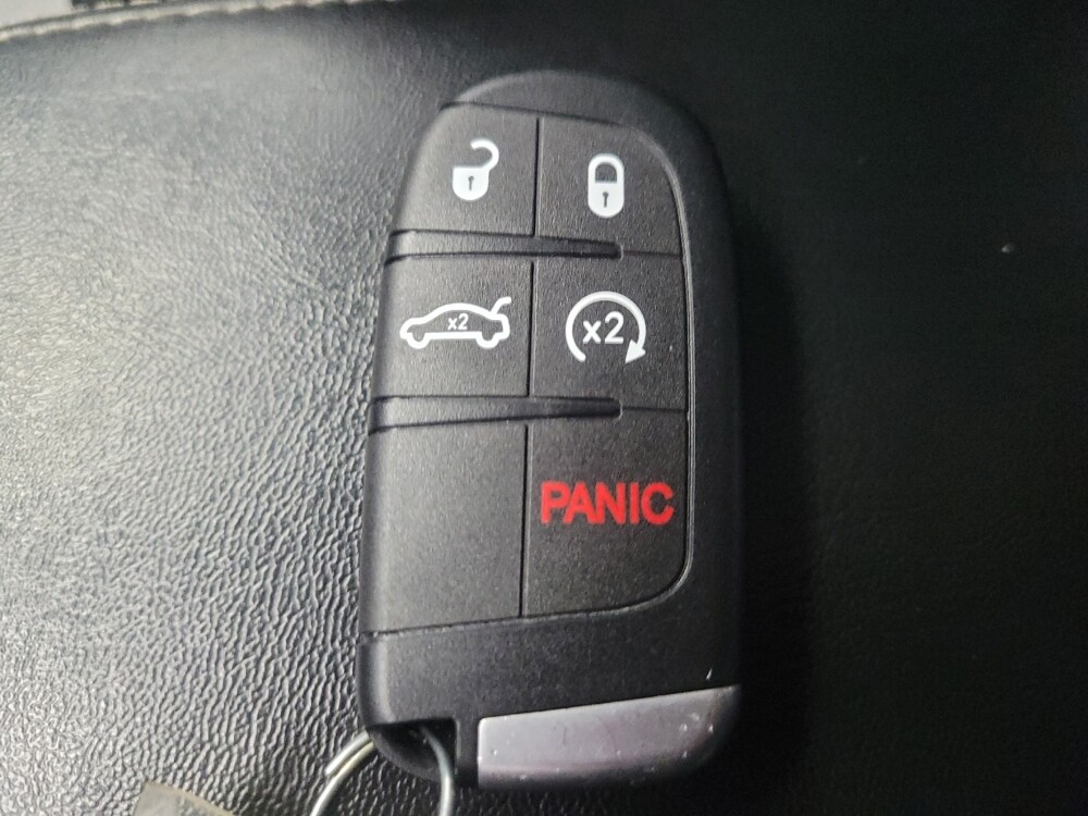 2019 Jeep Cherokee in Indianapolis, IN 46219 - 18106535 32