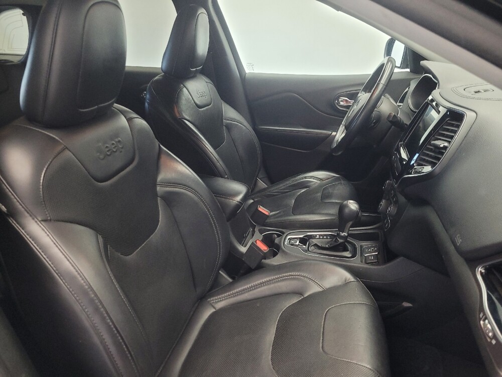 2019 Jeep Cherokee in Indianapolis, IN 46219 - 18106535 21