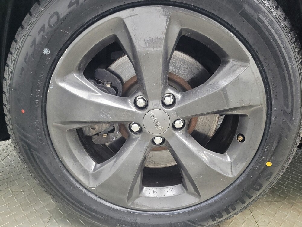 2019 Jeep Cherokee in Indianapolis, IN 46219 - 18106535 31