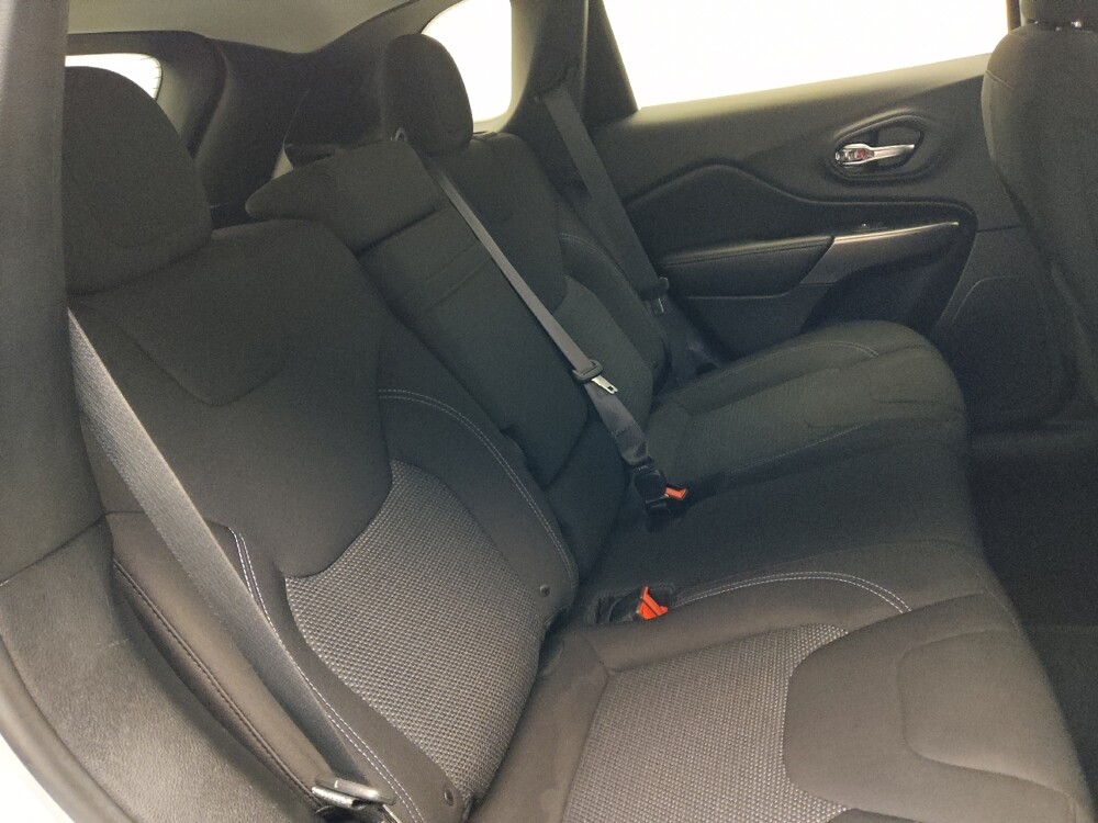 2019 Jeep Cherokee in Chattanooga, TN 37421 - 18106549 19