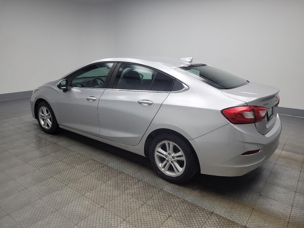 2018 Chevrolet Cruze in Indianapolis, IN 46222 - 18106557 3