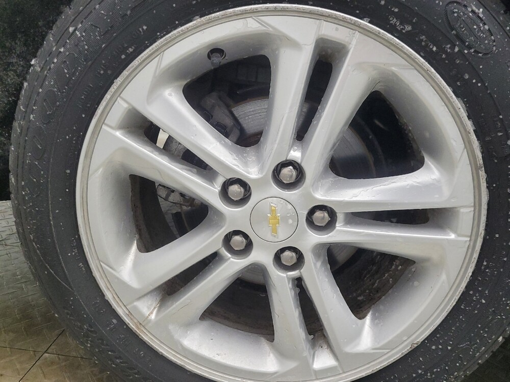 2018 Chevrolet Cruze in Indianapolis, IN 46222 - 18106557 31