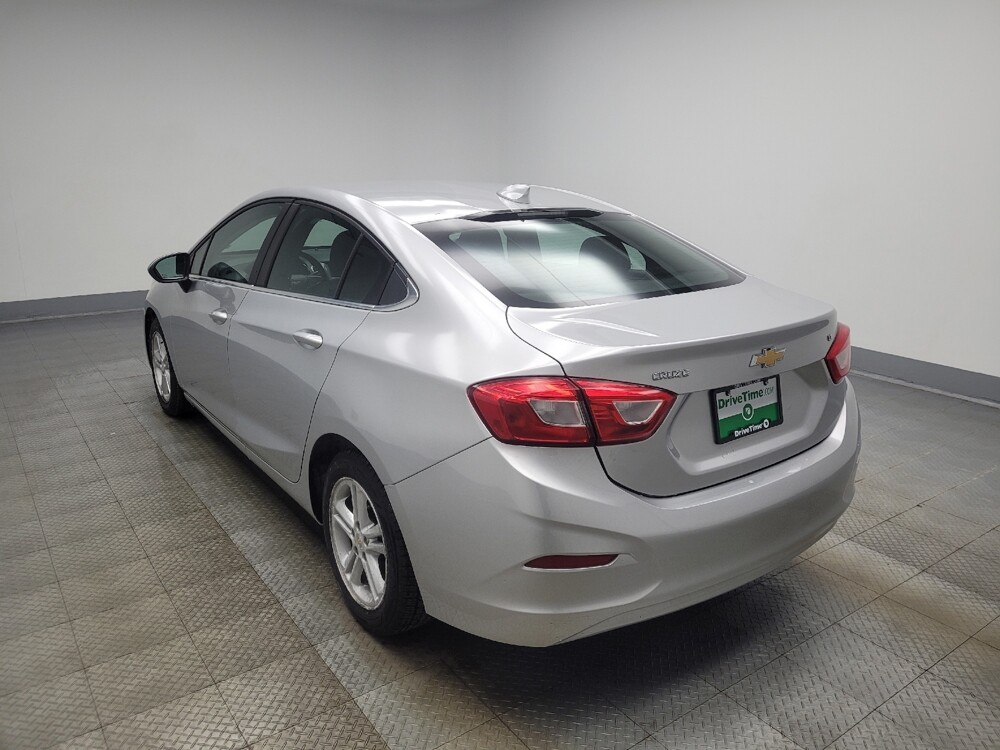 2018 Chevrolet Cruze in Indianapolis, IN 46222 - 18106557 5