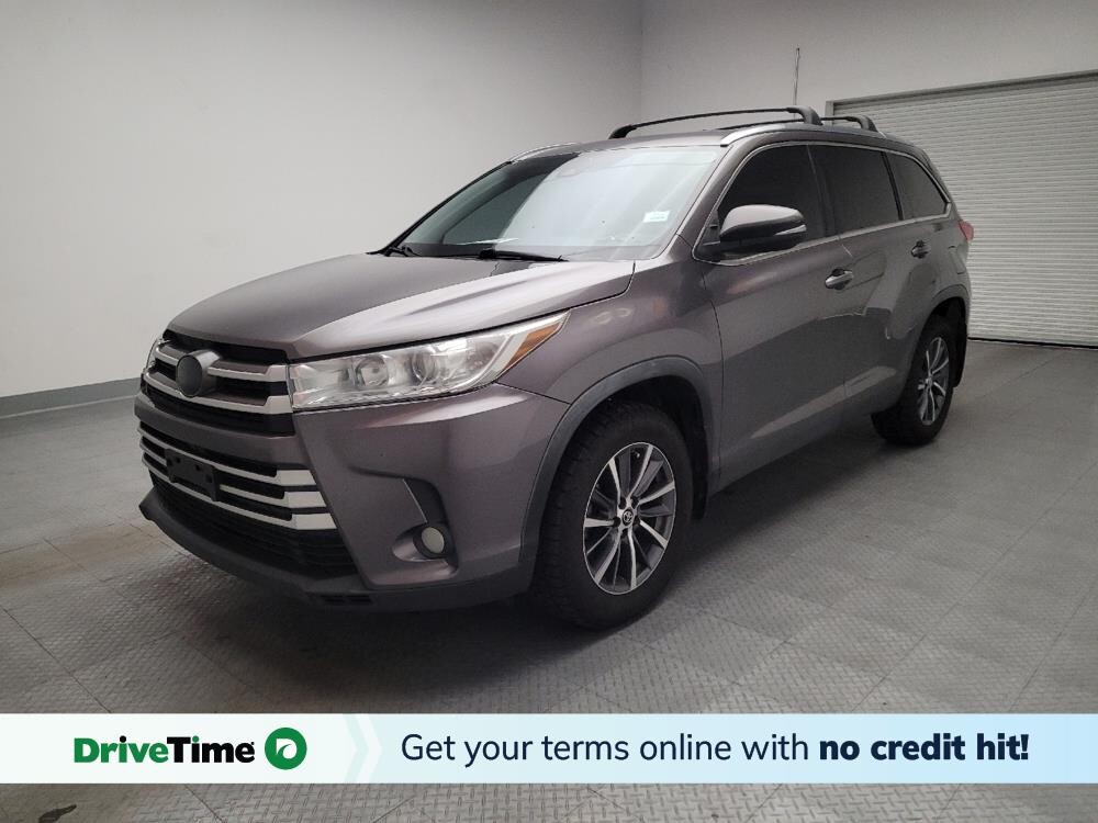 2019 Toyota Highlander in Downey, CA 90241 - 18106562