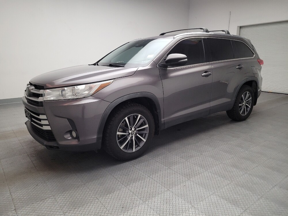 2019 Toyota Highlander in Downey, CA 90241 - 18106562 2