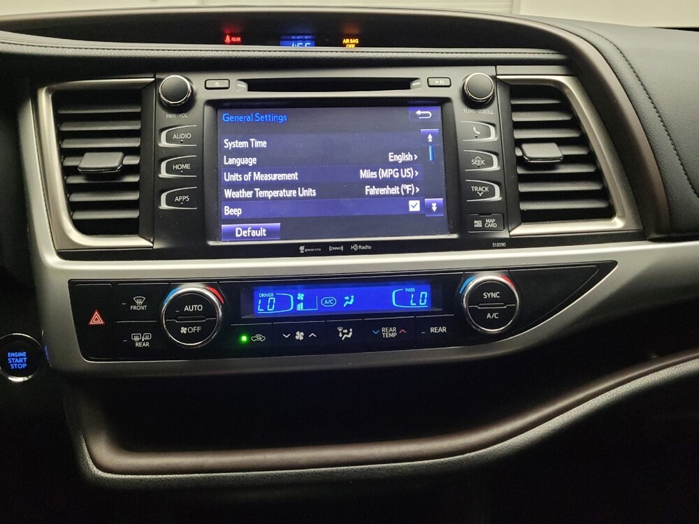 2019 Toyota Highlander in Downey, CA 90241 - 18106562 25