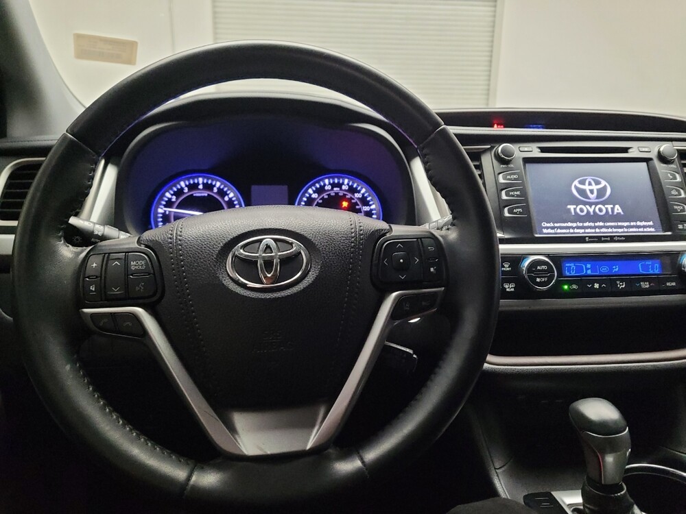 2019 Toyota Highlander in Downey, CA 90241 - 18106562 22