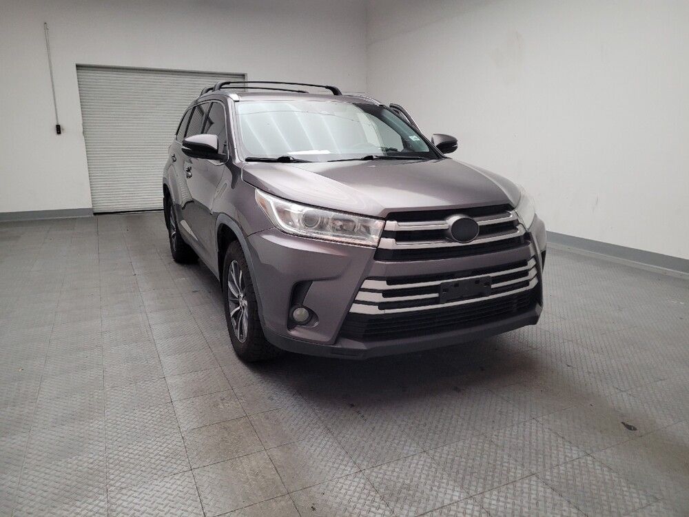 2019 Toyota Highlander in Downey, CA 90241 - 18106562 14