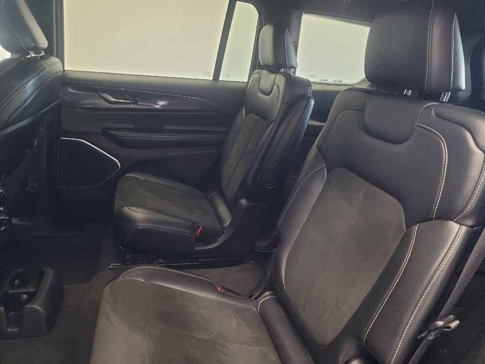 2021 Jeep Grand Cherokee L in Indianapolis, IN 46222 - 18106564 18