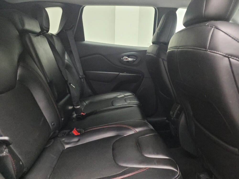 2019 Jeep Cherokee in Grand Rapids, MI 49508 - 18106565 19