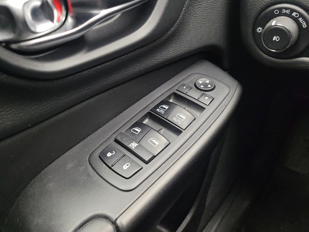 2019 Jeep Cherokee in Grand Rapids, MI 49508 - 18106565 27