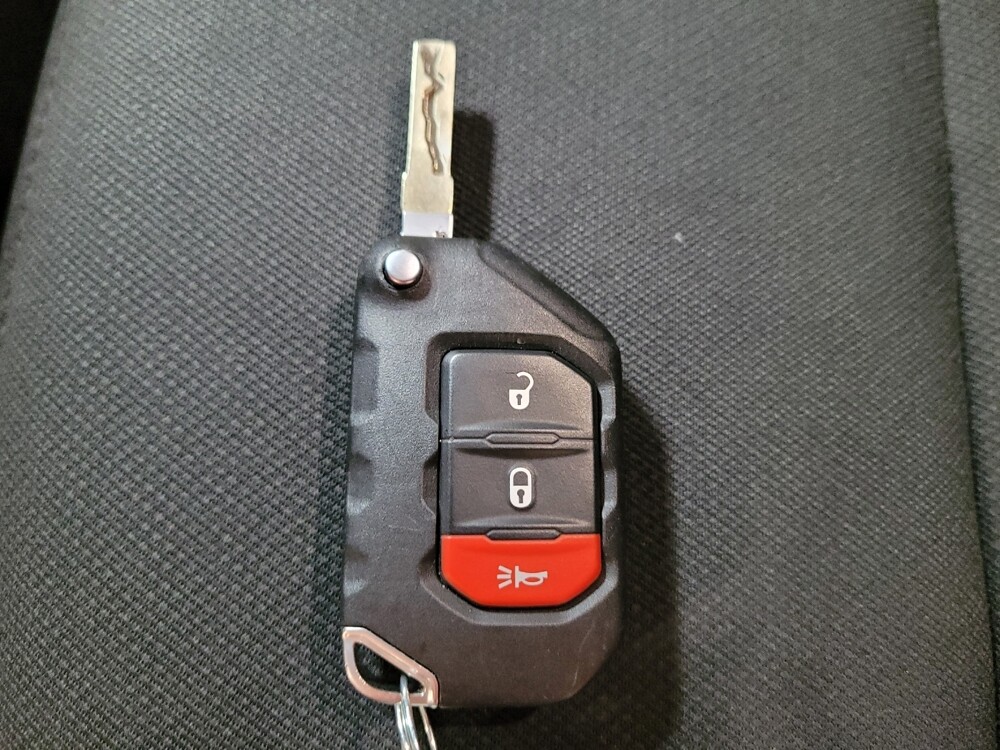 2021 Jeep Wrangler in Montclair, CA 91763 - 18106566 32