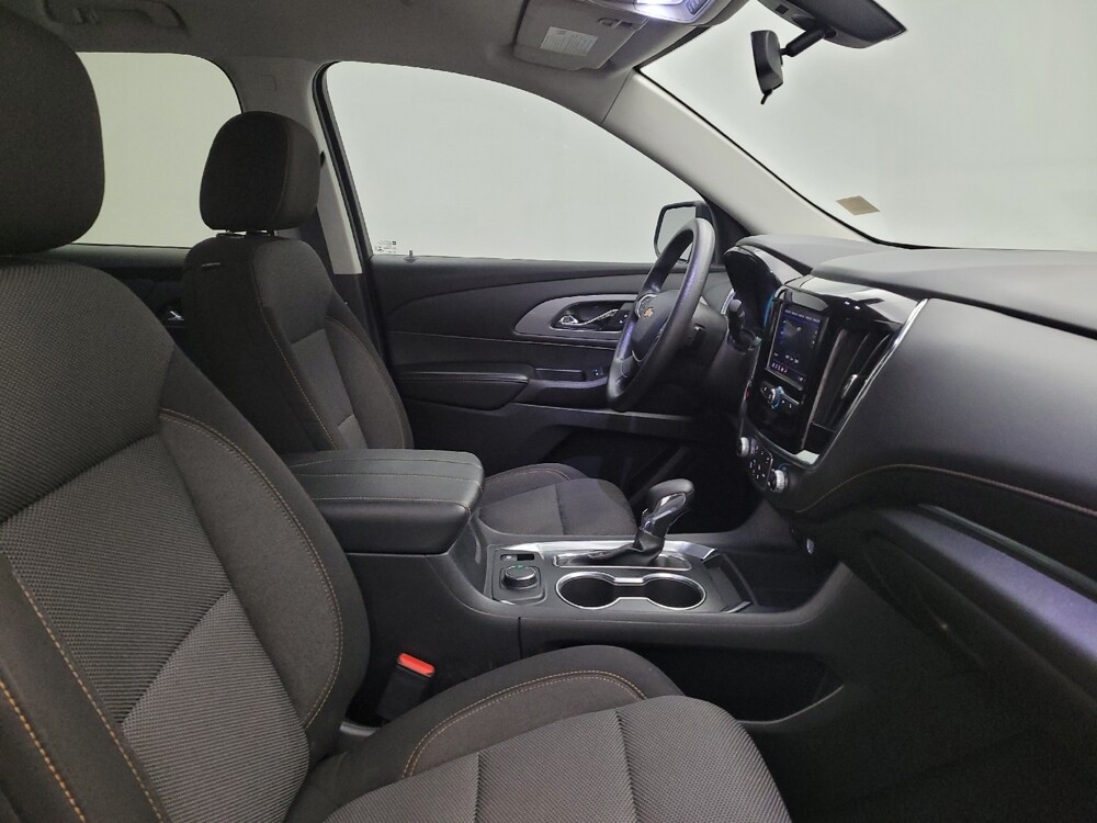 2021 Chevrolet Traverse in Louisville, KY 40258 - 18106568 21