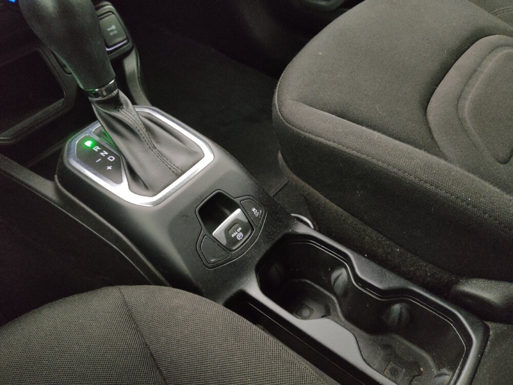 2020 Jeep Renegade in St. Louis, MO 63136 - 18106586 26