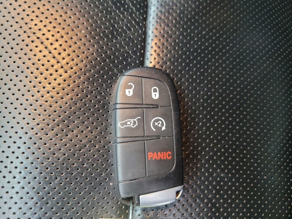 2019 Jeep Grand Cherokee in Mishawaka, IN 46545 - 18106587 32