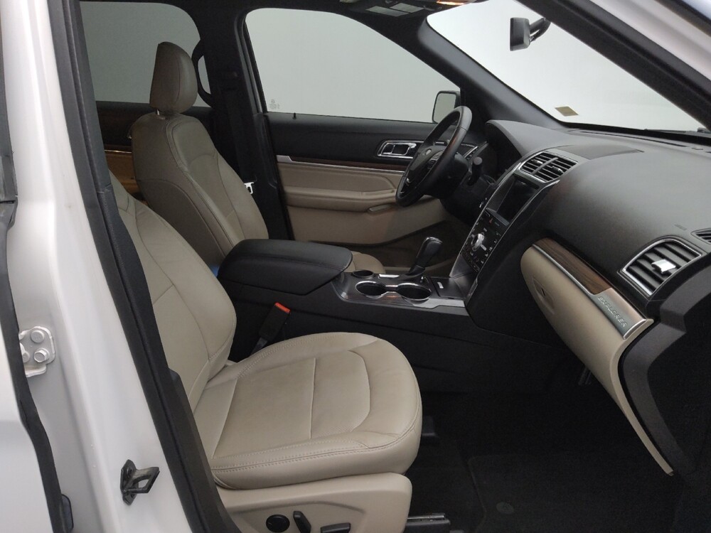 2019 Ford Explorer in St. Louis, MO 63136 - 18106588 21